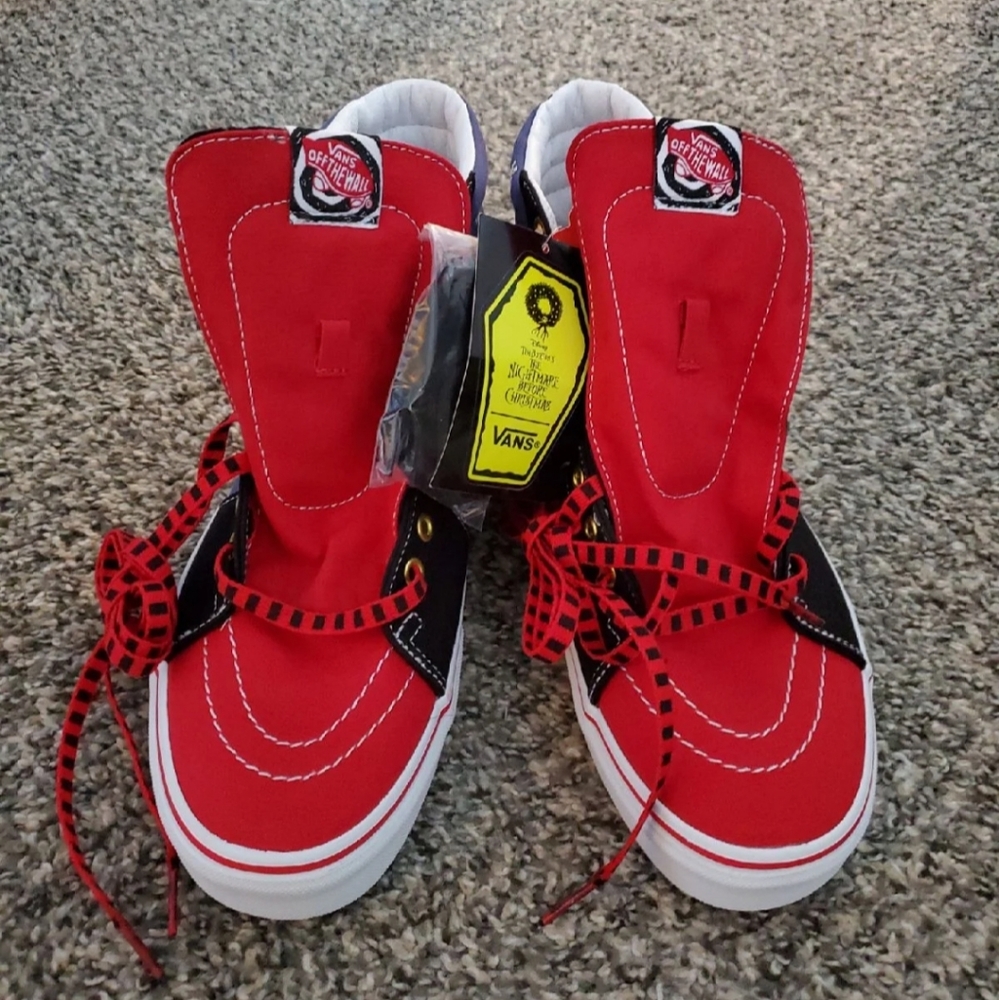 Vans X Nightmare Before Christmas Christmas Town! - Picture 3 of 9